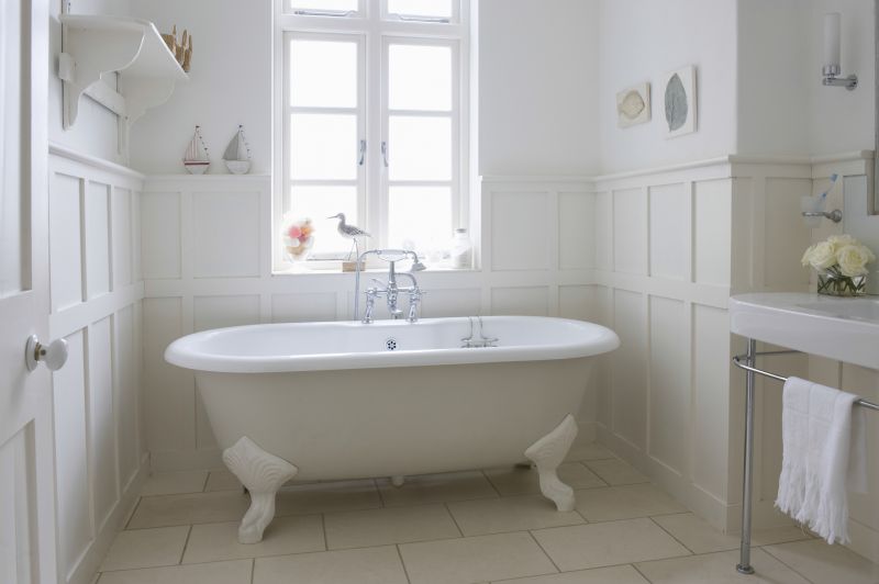 Vintage Clawfoot Bathtubs